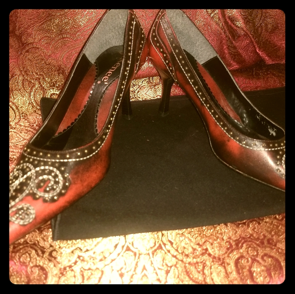 Burgundy and Black Leather studded pumps